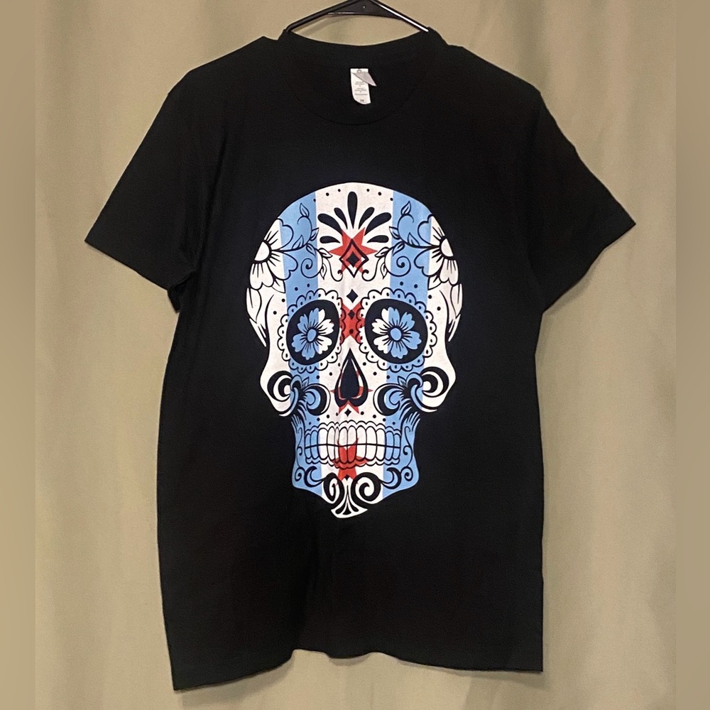Tultex 202 Skull Graphic Short sleeve Crew Neck  Tee shirt Black Men’s M
